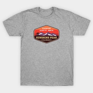 Sunshine Peak Colorado - 14ers Mountain Climbing Badge T-Shirt